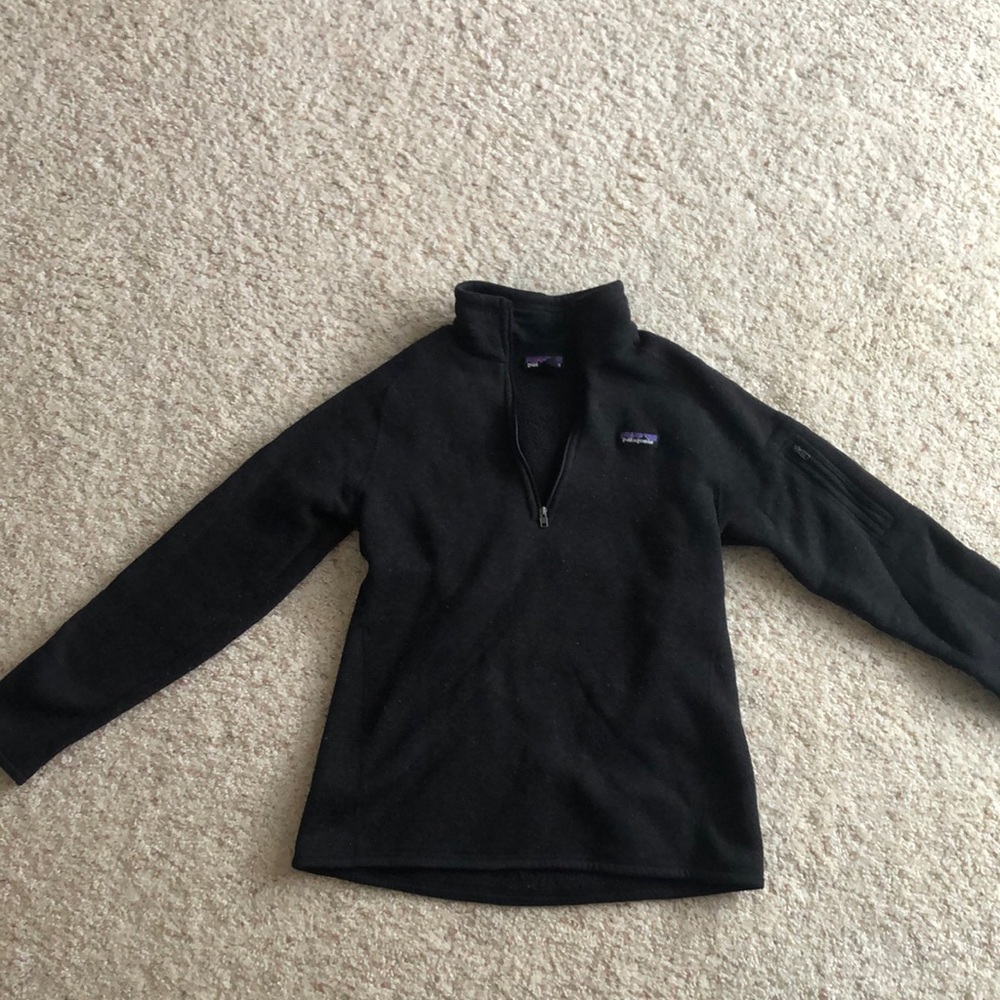 Black Patagonia pullover